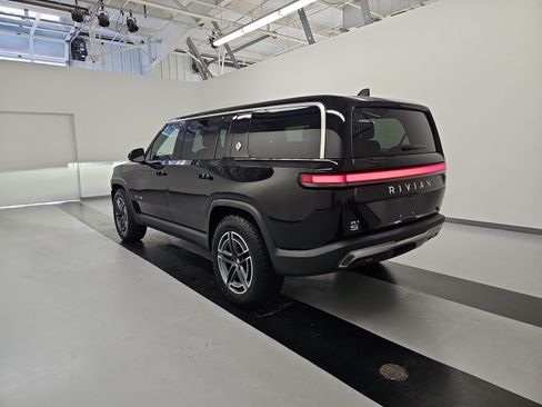 Used 2025 Rivian R1S Adventure AWD/4WD image 3
