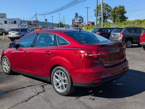 Used 2015 Ford Focus SE w/ Equipment Group 201A FWD image 11