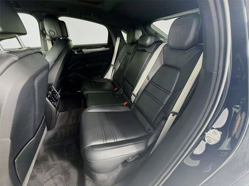 Used 2023 Porsche Cayenne S AWD/4WD image 21