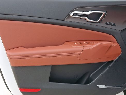 New 2026 Kia Sportage SX image 8