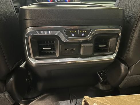 Used 2023 GMC Sierra 2500 Denali w/ Denali Black Diamond Edition image 21