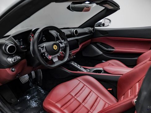 Used 2019 Ferrari Portofino image 48