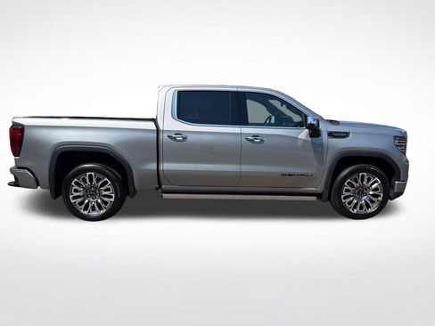 Used 2026 GMC Sierra 1500 Denali Ultimate w/ LPO, Black Badging Package AWD/4WD image 7