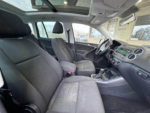 Used 2013 Volkswagen Tiguan S image 16