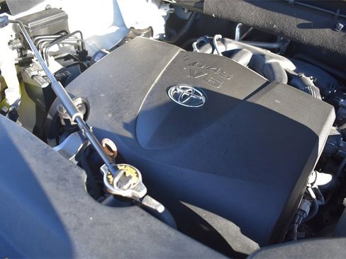 Used 2017 Toyota Highlander XLE image 41