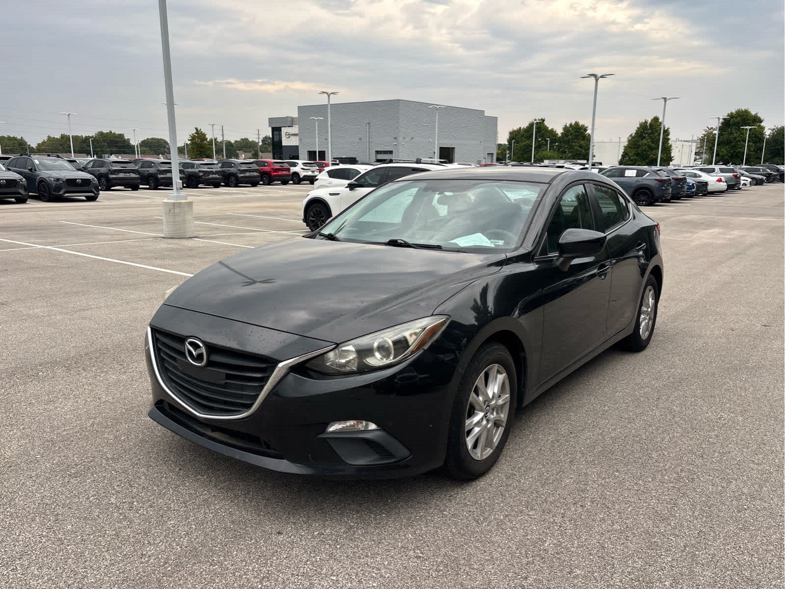 Used 2016 MAZDA MAZDA3 i Sport w/ Preferred Equipment Package FWD image 2