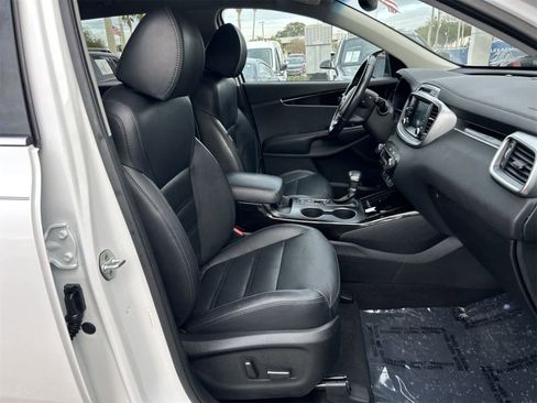 Used 2019 Kia Sorento EX image 14
