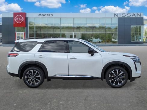 New 2026 Nissan Pathfinder Platinum w/ Cargo Package FWD image 6