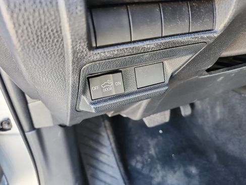 Used 2024 Toyota Tacoma SR5 AWD/4WD image 18