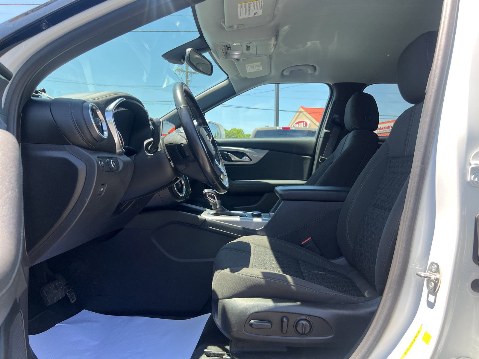 Used 2019 Chevrolet Blazer LT FWD image 25