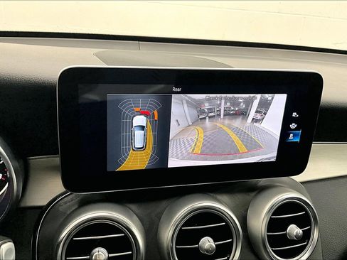 Used 2021 Mercedes-Benz GLC 300 image 29