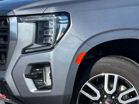 Used 2022 GMC Yukon AT4 image 3
