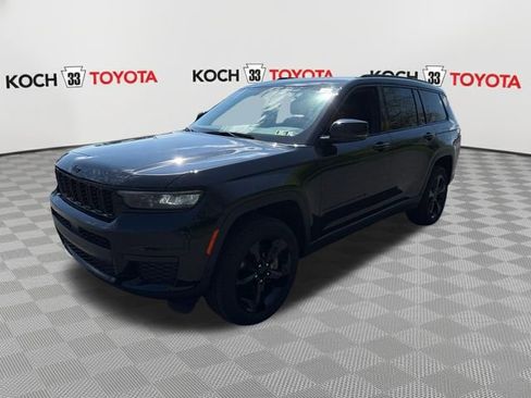 Used 2024 Jeep Grand Cherokee L Altitude AWD/4WD image 3