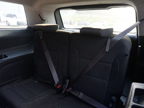 Used 2023 GMC Acadia SLE FWD image 14