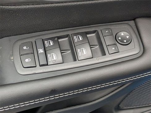 New 2026 Chrysler Pacifica Select image 11