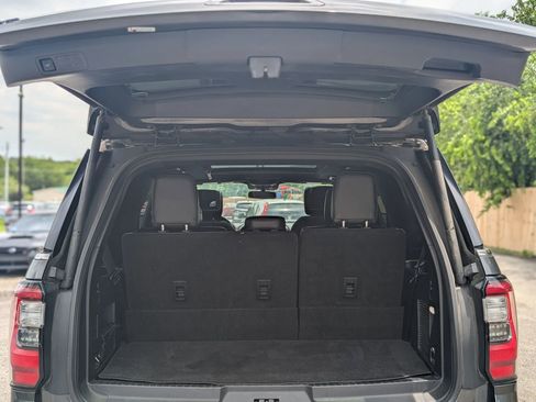 Used 2018 Ford Expedition Limited w/ Equipment Group 301A RWD image 34