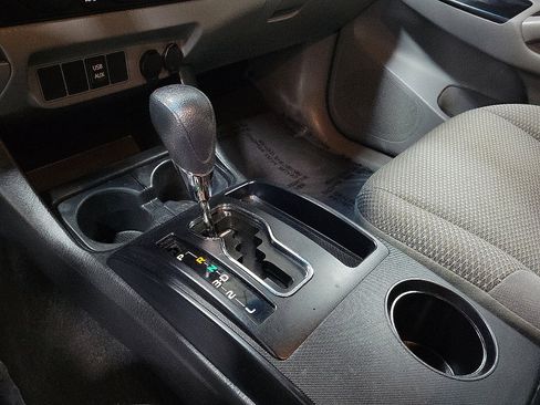 Used 2015 Toyota Tacoma 4x4 Access Cab image 18