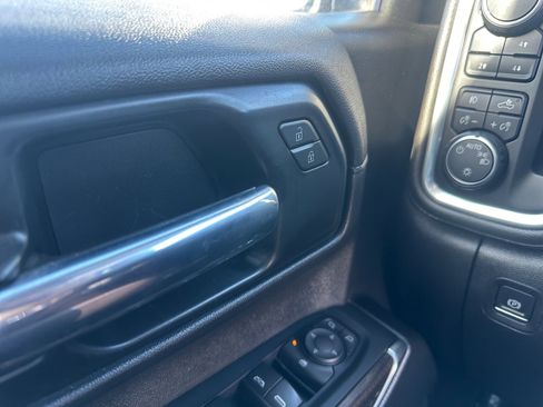 Used 2022 Chevrolet Silverado 1500 LT Trail Boss image 18