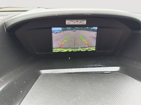 Used 2017 Ford Escape SE w/ SE Sport Appearance Package FWD image 5