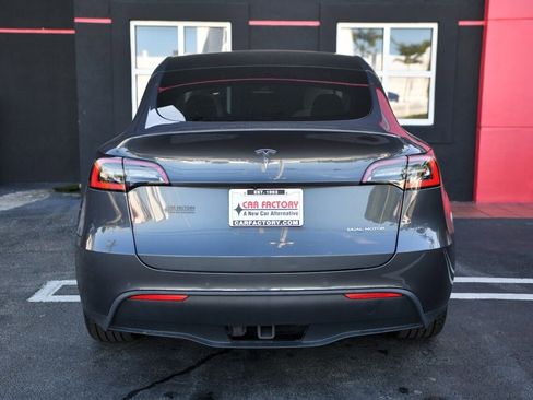 Used 2021 Tesla Model Y Long Range image 5