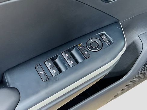 New 2025 Kia K4 GT-Line image 18