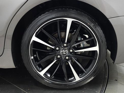 Used 2019 Toyota Camry XSE image 11