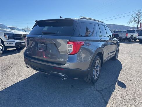 Used 2023 Ford Explorer XLT w/ Equipment Group 202A image 4