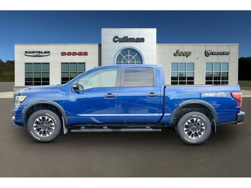 Used 2021 Nissan Titan PRO-4X w/ Pro-4x Convenience Package AWD/4WD image 6