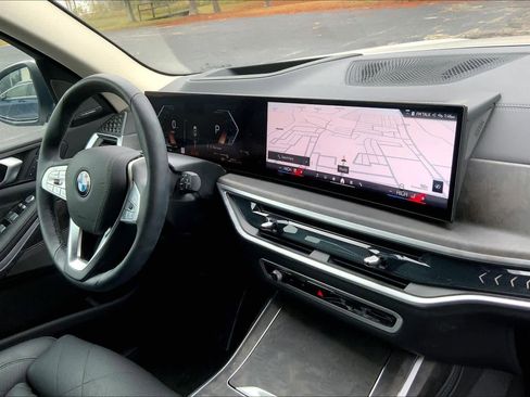 Certified 2025 BMW X7 xDrive40i w/ Premium Package image 31