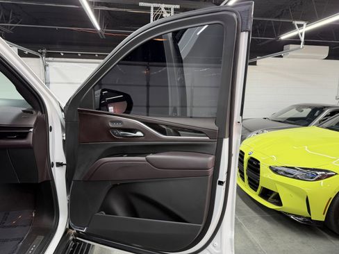 Used 2023 Cadillac Escalade Sport Platinum w/ LPO, ONYX Package image 29