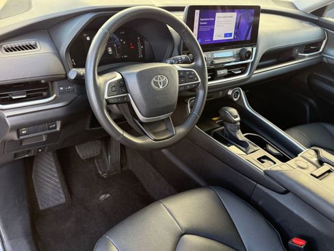 Used 2024 Toyota Grand Highlander XLE image 4