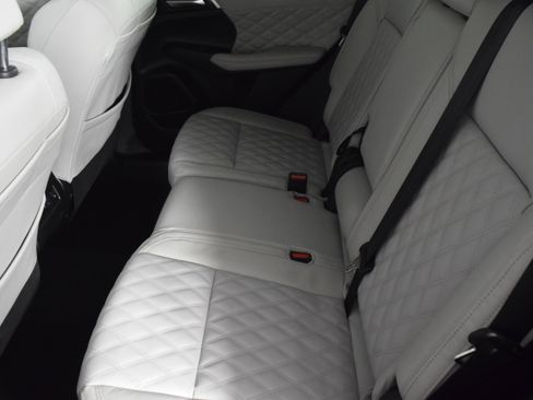 Used 2024 Mitsubishi Outlander SEL image 48