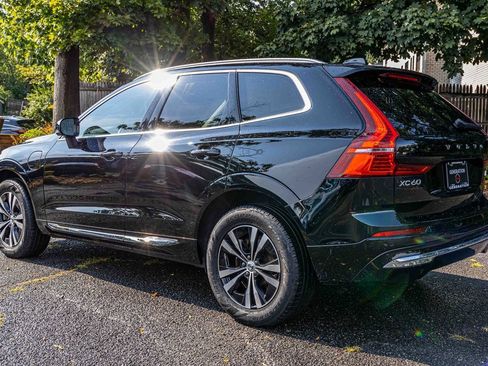 Used 2023 Volvo XC60 T8 Core image 4
