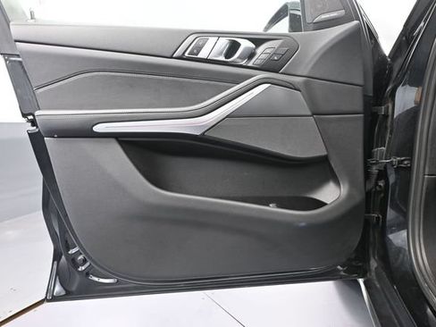 Used 2022 BMW X5 xDrive40i AWD/4WD image 19