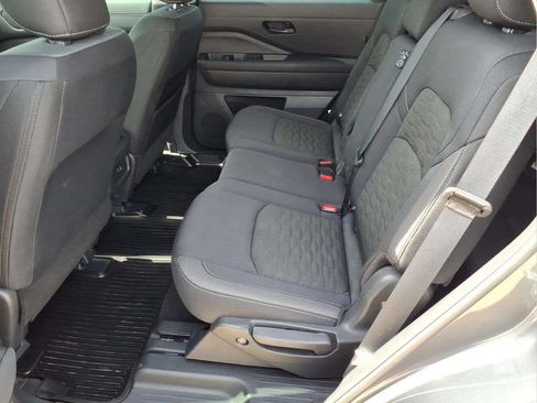 Certified 2025 Nissan Pathfinder S FWD image 13