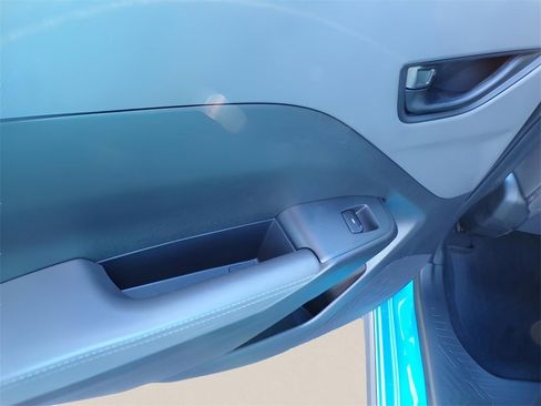 Used 2025 Subaru Crosstrek 2.0i Premium image 24