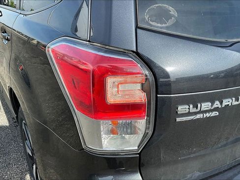 Used 2018 Subaru Forester 2.5i Premium w/ All-Weather Package AWD/4WD image 19