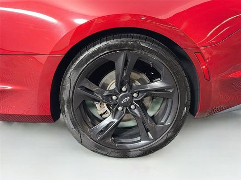Used 2022 Chevrolet Camaro LT RWD image 28
