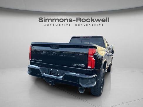 Used 2024 Chevrolet Silverado 2500 High Country w/ Technology Package AWD/4WD image 7