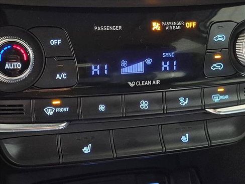 Used 2019 Hyundai Santa Fe Limited FWD image 19