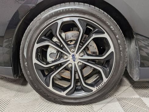 Used 2018 Ford Taurus SHO w/ Sho Performance Package AWD/4WD image 30