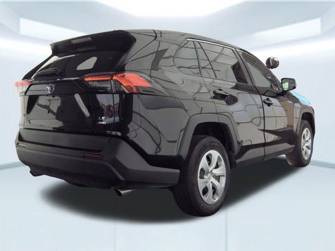 Used 2024 Toyota RAV4 LE image 4