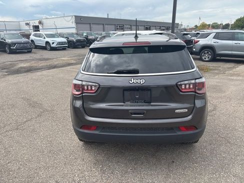 Used 2019 Jeep Compass Latitude w/ Cold Weather Group image 5