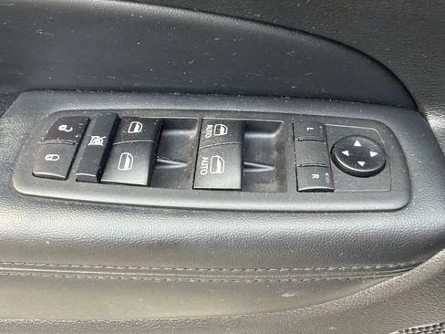 Used 2021 Jeep Grand Cherokee Laredo X AWD/4WD image 16