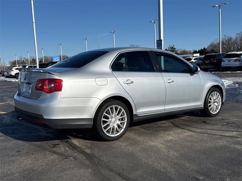 Used 2006 Volkswagen Jetta GLI image 11