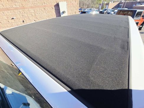 Used 2022 Jeep Wrangler Unlimited Sahara w/ Safety Group image 12