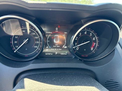 Used 2016 Jaguar F-TYPE Coupe RWD image 10