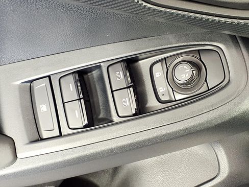 Certified 2025 Subaru Crosstrek 2.0i Premium image 25