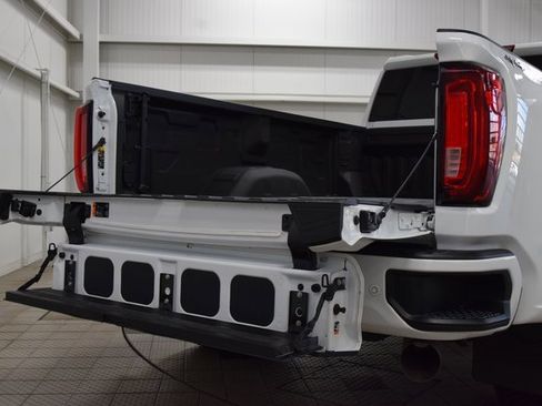 Used 2023 GMC Sierra 3500 Denali w/ Denali Ultimate Package image 22