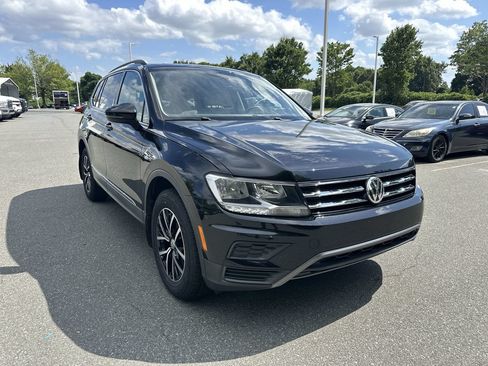 Used 2021 Volkswagen Tiguan SE w/ Panoramic Sunroof Package FWD image 7